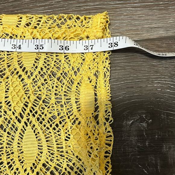 Chenault yellow pancho style knitted top with a solid tank, size large - Picture 6 of 11